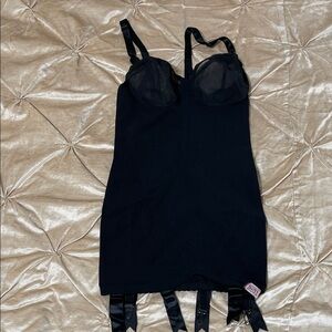 PIN UP VANITY FAIR body shaper with Straps
